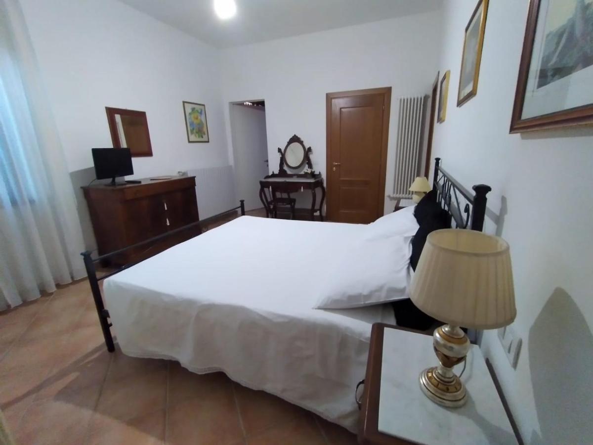 לוצ'יניאנו B&B L'Oliveto מראה חיצוני תמונה